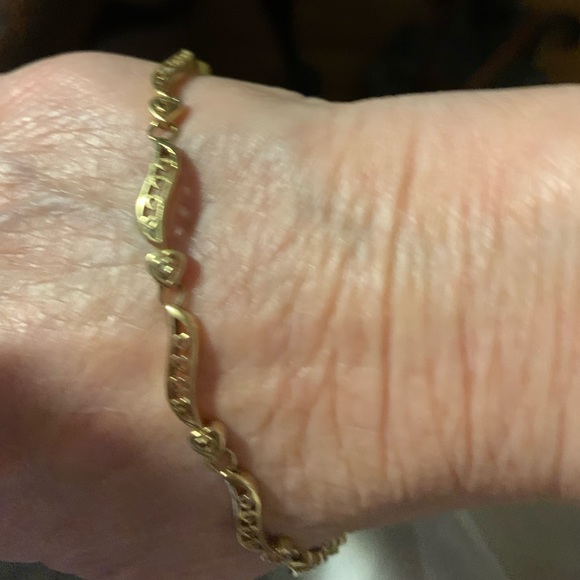 Estate 14k solid gold Filigree ❤️ bracelet. - Picture 6 of 8